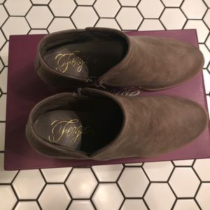 fergie bianca ankle boot